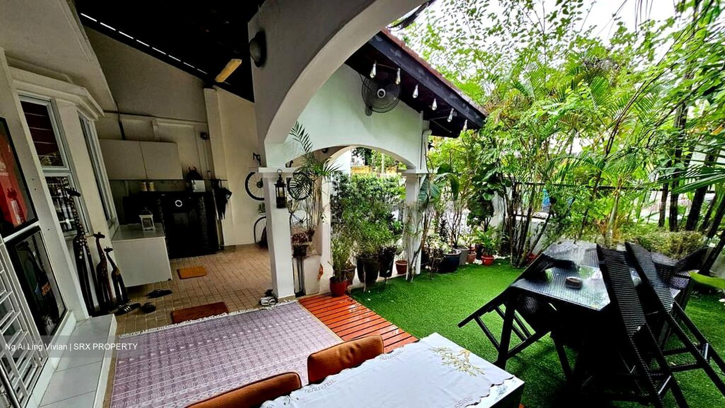 Hillcrest Park (D11), Terrace #561963451